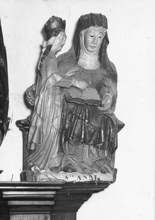 groupe sculpté : sainte Anne et la Vierge