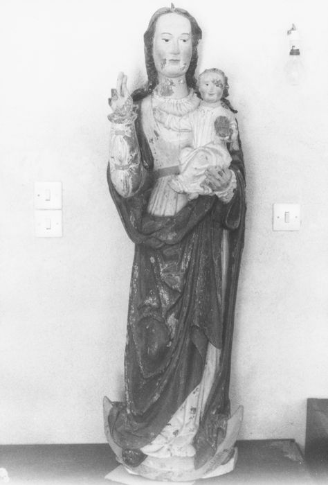 statue : Vierge à l'Enfant