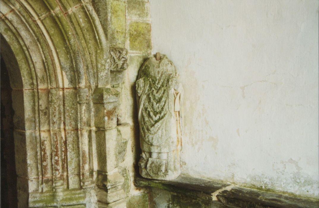 statue : Saint évêque