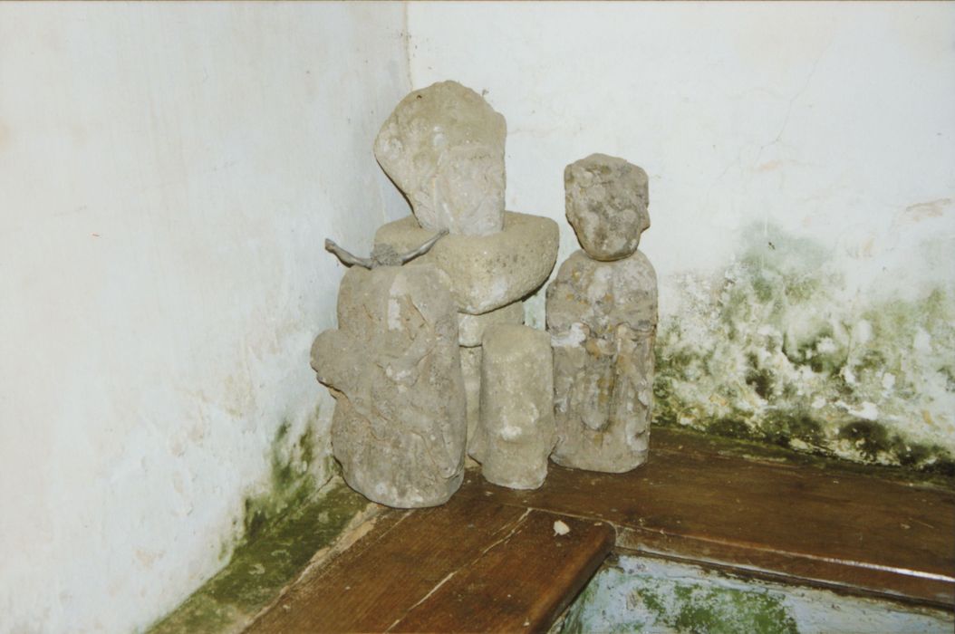 fragments lapidaires (?)