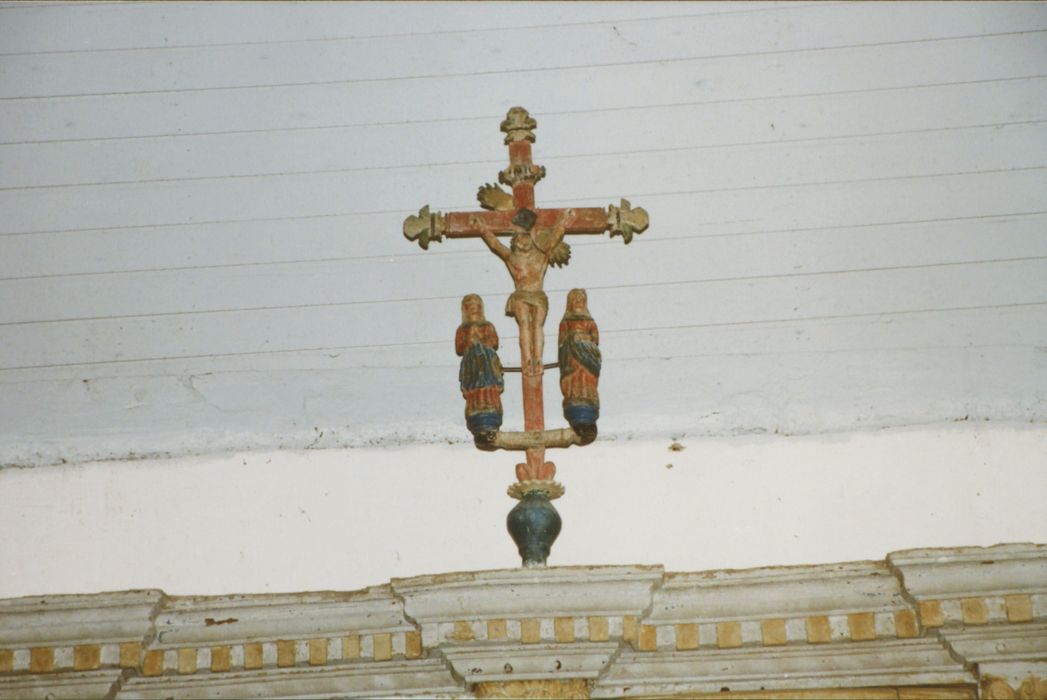 croix surmontant les reliefs