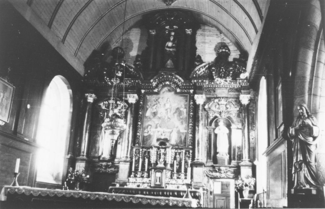 maître-autel, tabernacle, retable, tableau : l'Ascension et le voeu de Louis XIII, statues : Vierge à l'Enfant, saint Gildas, saint Mathurin