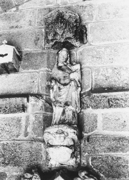 Statue : Vierge à l'Enfant