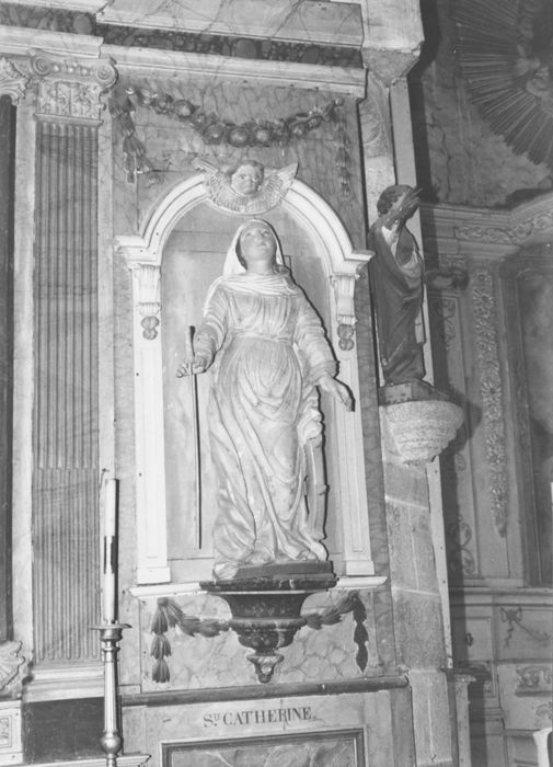 statue : Sainte Catherine