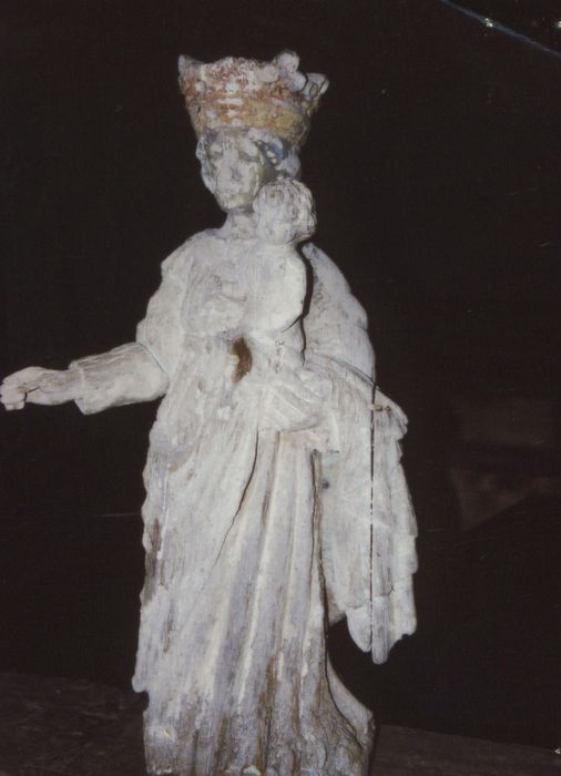 statue : Vierge à l'Enfant