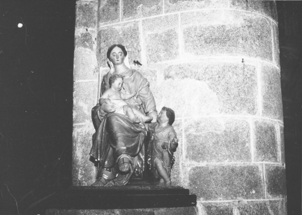 groupe sculpté : la Vierge à l'Enfant avec saint Jean-Baptiste