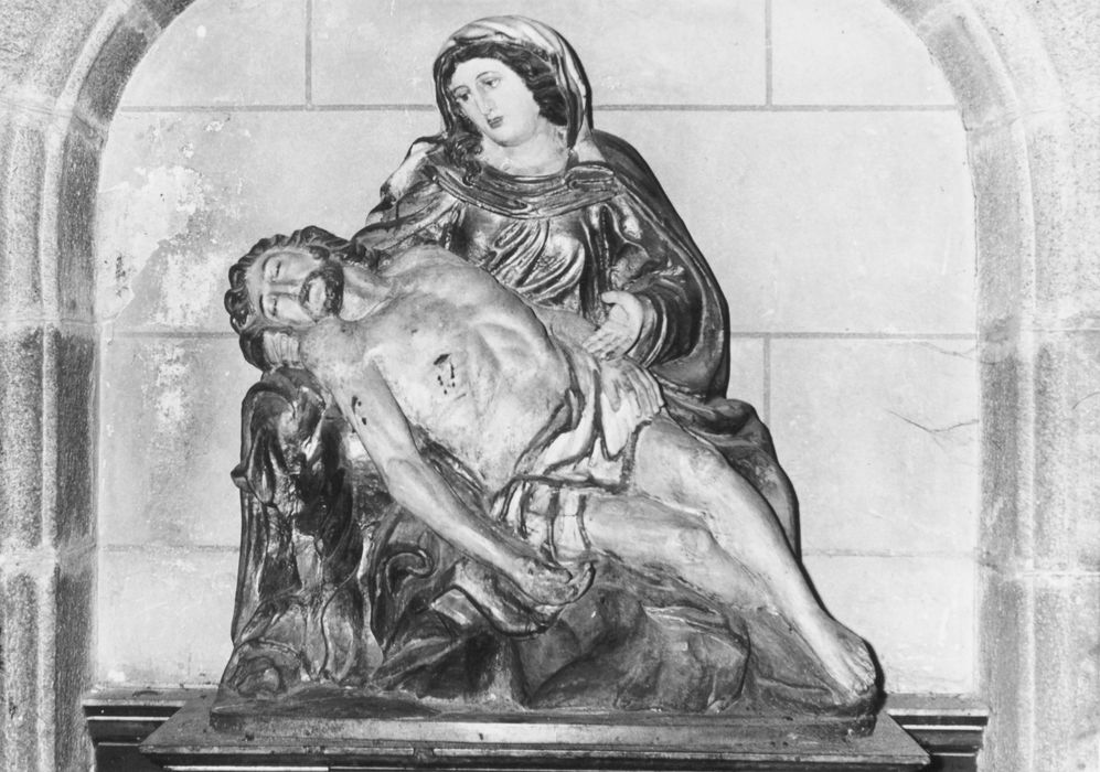 groupe sculpté : Vierge de Douleur
