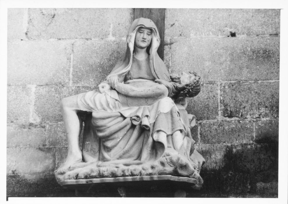 groupe sculpté : Vierge de Douleur ou Vierge de Pitié
