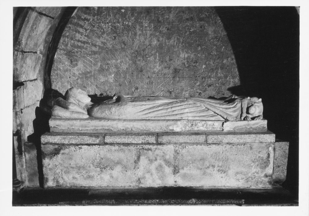 dalle funéraire de Marguerite d'Avaugour