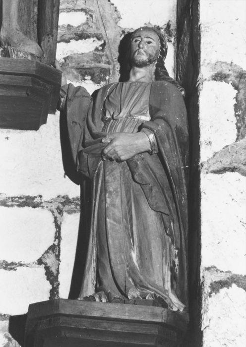 statue : Apôtre