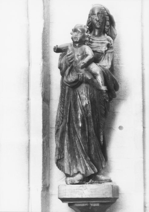statue : Vierge à l'Enfant n°2