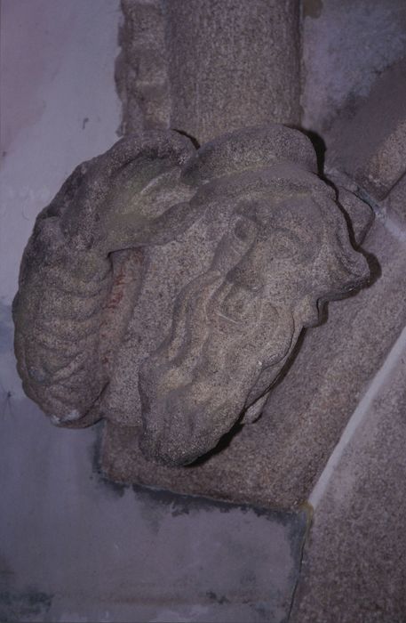 dalle funéraire de Jehan du Perrier, seigneur de Coatbersot
