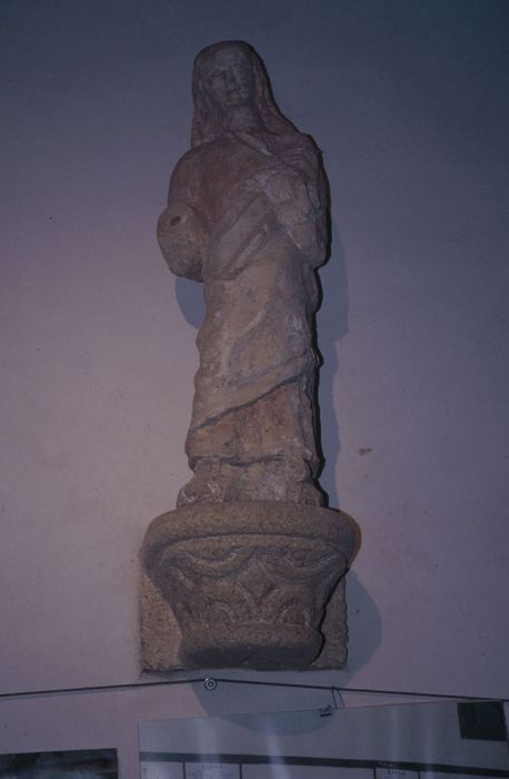 statue : Vierge à l'Enfant