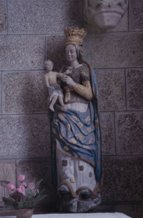 statue : Vierge à l'Enfant