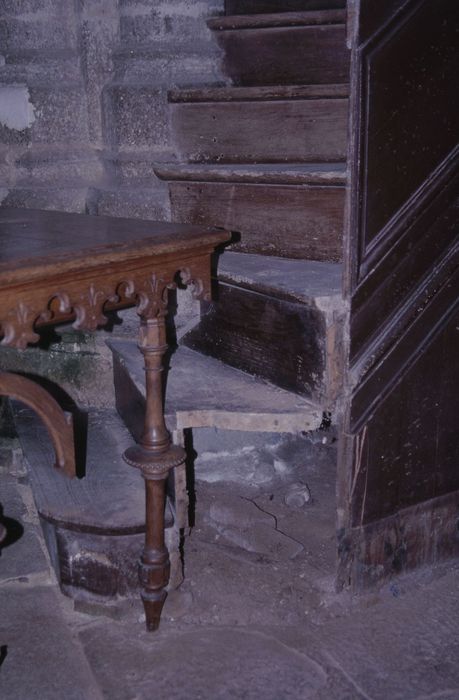 chaire à prêcher, détail de l’emmarchement