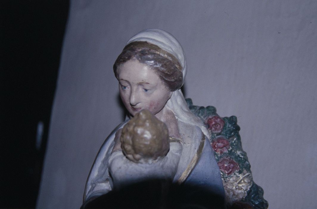 statuette : Vierge à l'Enfant, vue partielle