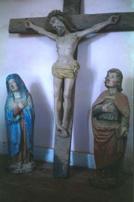 statues : Christ en croix, Vierge dite Notre-Dame de Douleur, Saint Jean