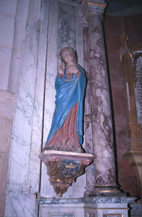 statue : Sainte femme (Marie-Madeleine ?)