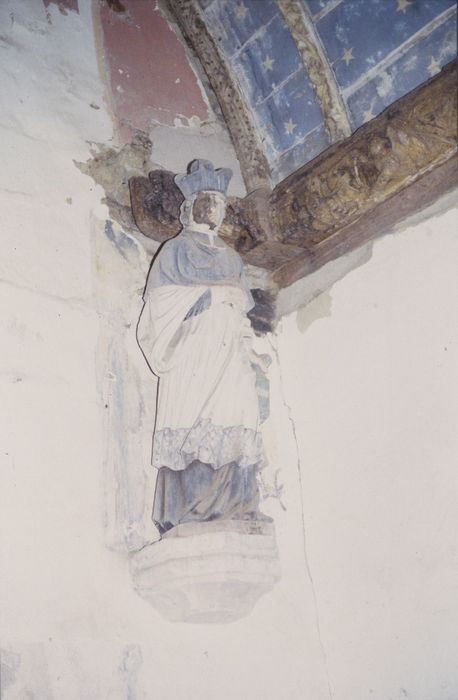 statue : Saint Yves
