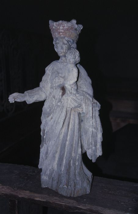 statue : Vierge à l'Enfant