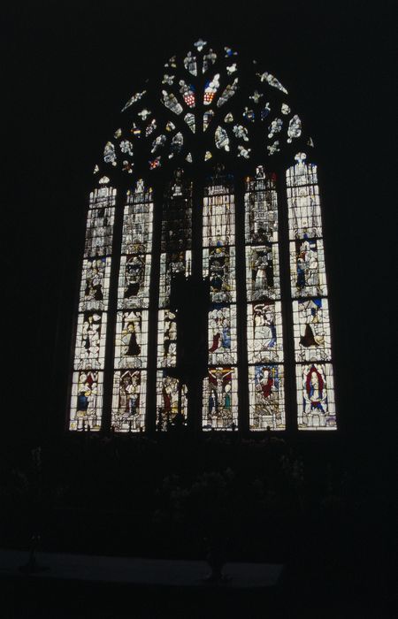 verrière : scènes de la vie de la Vierge et du Christ