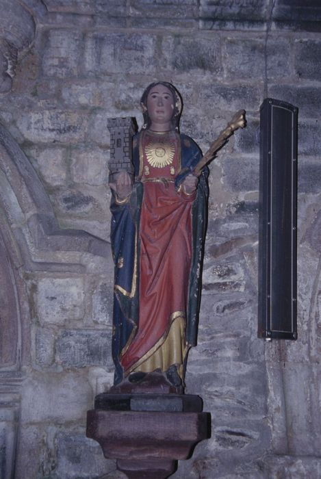 statue : Sainte Barbe