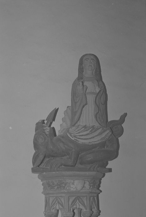 statue : sainte Marguerite