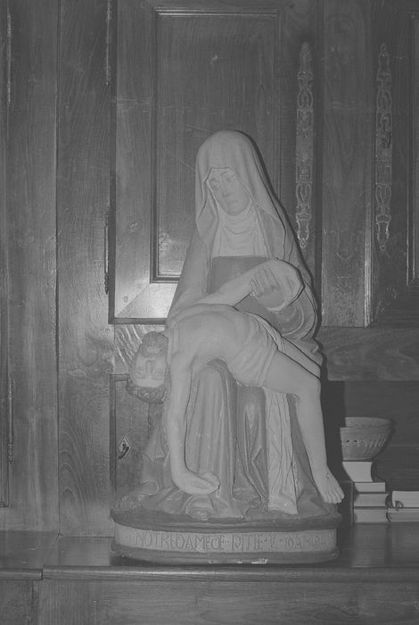 groupe sculpté : Vierge de Douleur