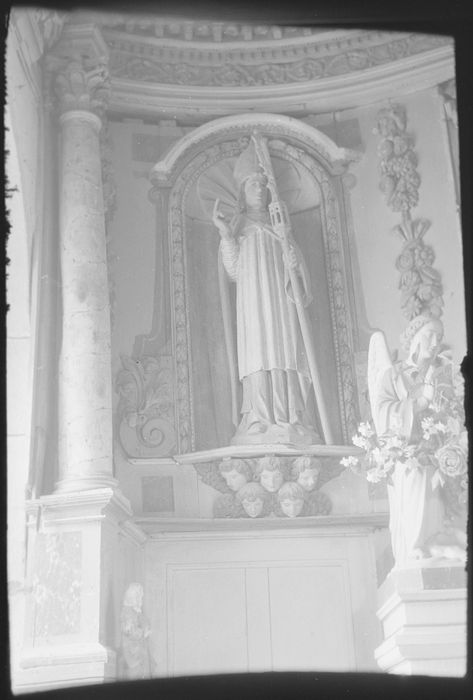 statue : Saint Corentin