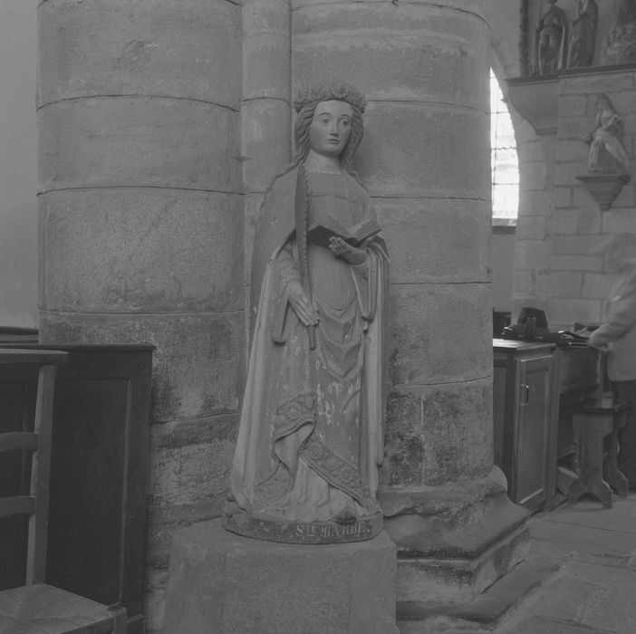 statue : sainte Barbe
