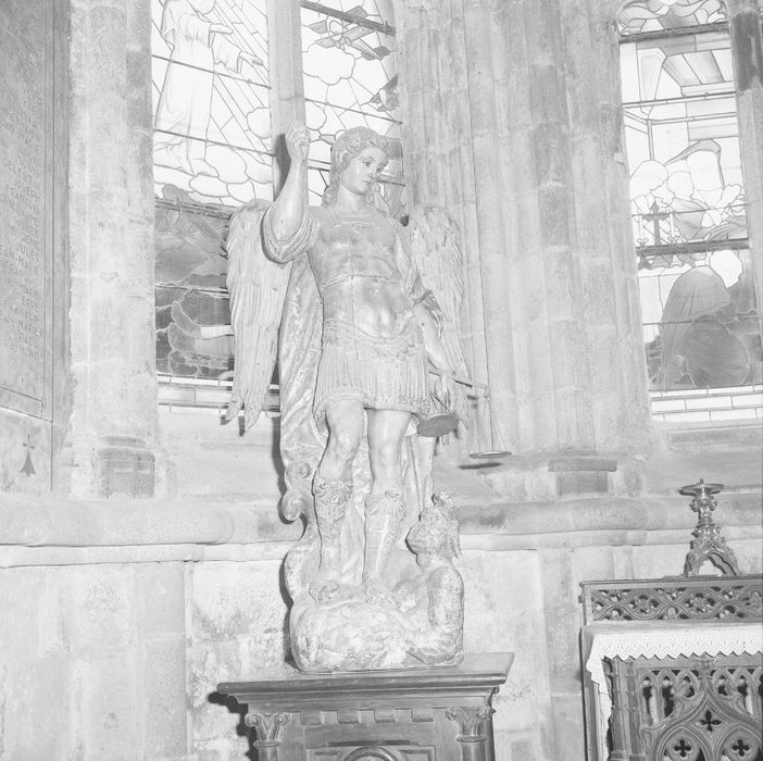 statue : Saint Michel