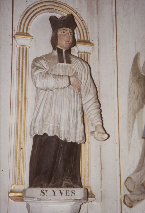 statue : Saint Yves