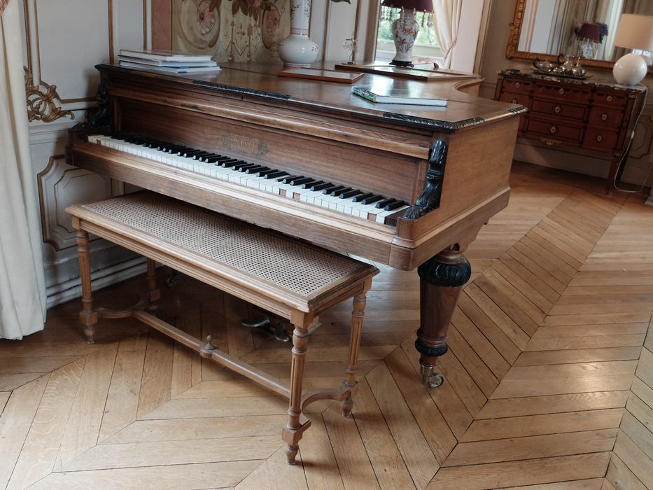 Piano - © Ministère de la Culture (France), Archives départementales des Côtes-d’Armor, Conservation des antiquités et des objets d’art – Tous droits réservés