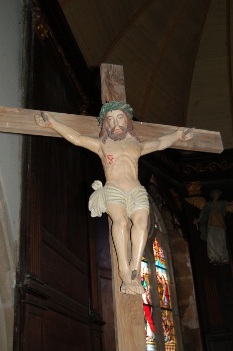 statue : Christ en croix