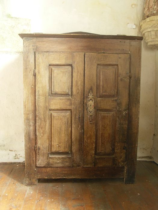 armoire de sacristie - © Ministère de la Culture (France), Archives départementales des Côtes-d’Armor, Conservation des antiquités et des objets d’art – Tous droits réservés 