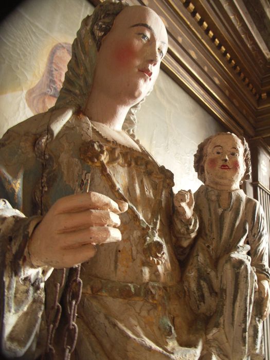 statue : Vierge à l'Enfant, vue partielle