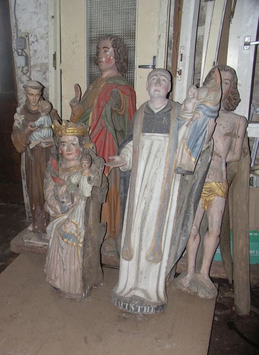 statues : saint Antoine et l’enfant, saint Jean, Vierge à l’Enfant, saint Hyacinte, saint Sébastien