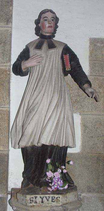 statue : Saint Yves - © Ministère de la Culture (France), Archives départementales des Côtes-d’Armor, Conservation des antiquités et des objets d’art – Tous droits réservés 