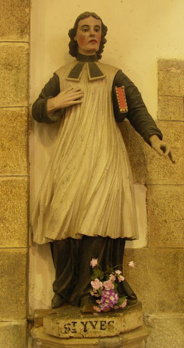 statue : Saint Yves - © Ministère de la Culture (France), Archives départementales des Côtes-d’Armor, Conservation des antiquités et des objets d’art – Tous droits réservés 