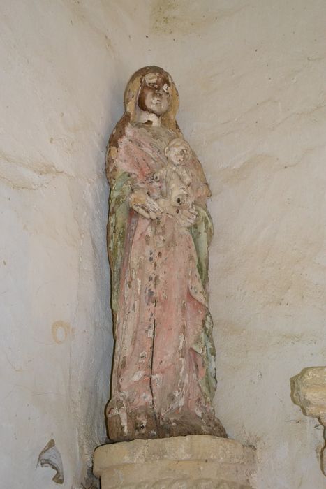 statue : Vierge à l'Enfant - © Ministère de la Culture (France), Archives départementales des Côtes-d’Armor, Conservation des antiquités et des objets d’art – Tous droits réservés 