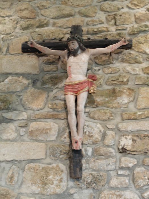 statue : Christ en croix - © Ministère de la Culture (France), Archives départementales des Côtes-d’Armor, Conservation des antiquités et des objets d’art – Tous droits réservés