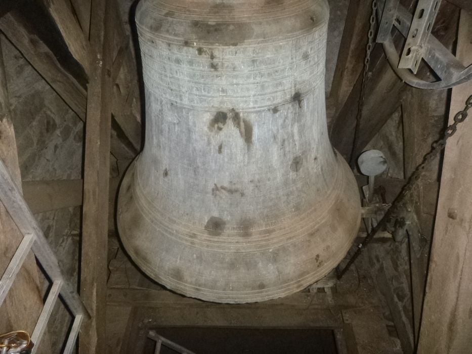 cloche - © Ministère de la Culture (France), Archives départementales des Côtes-d’Armor, Conservation des antiquités et des objets d’art – Tous droits réservés 