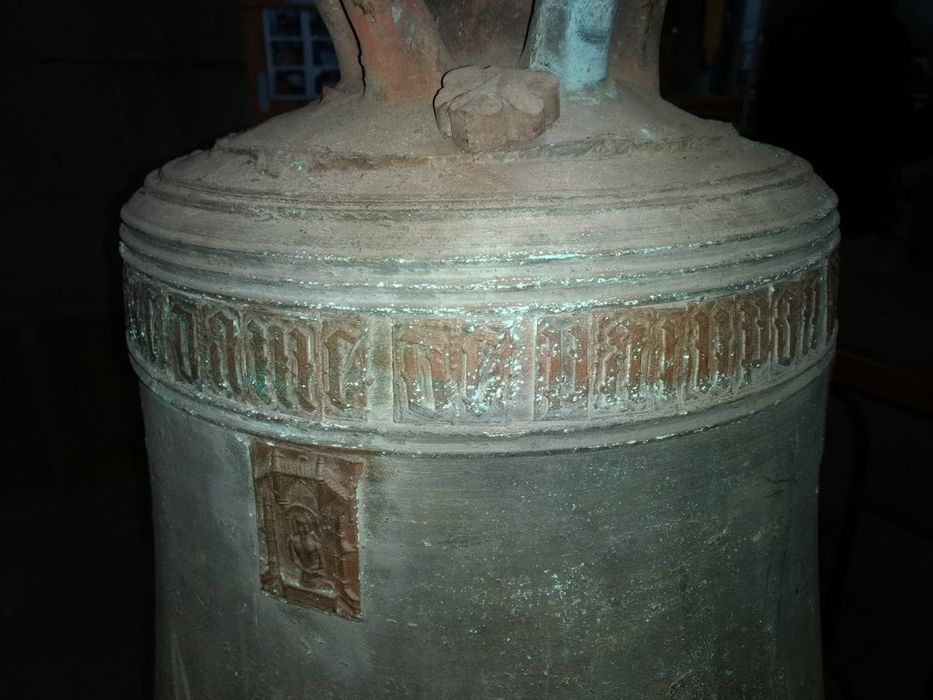 cloche, détail de l’inscription - © Ministère de la Culture (France), Archives départementales des Côtes-d’Armor, Conservation des antiquités et des objets d’art – Tous droits réservés 