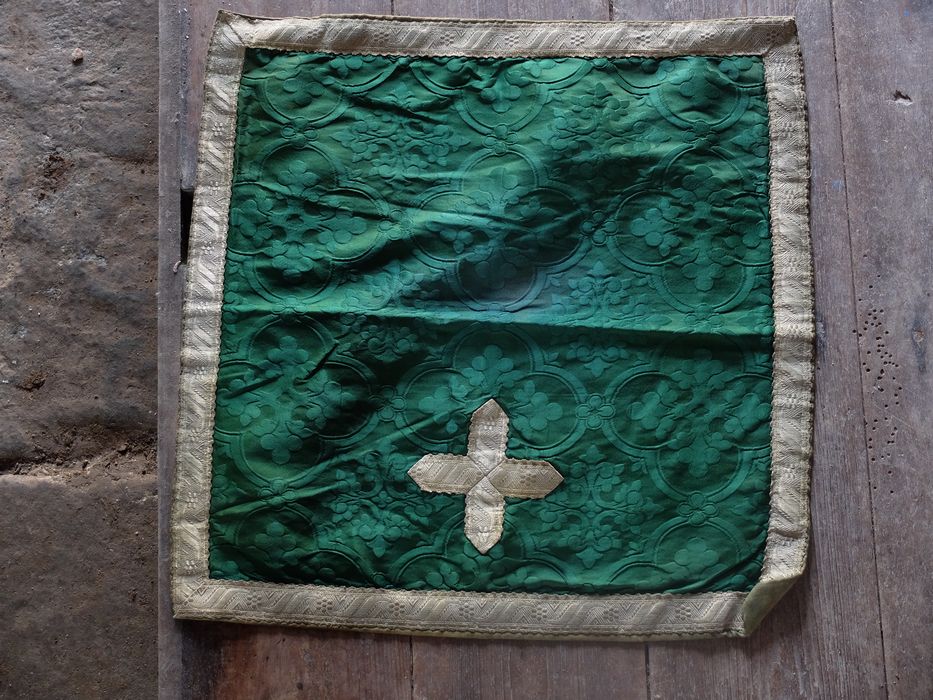 ornement vert (ensemble liturgique) : voile de calice
