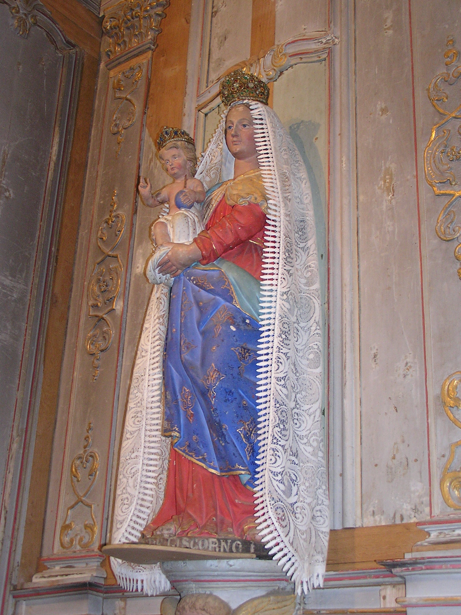 statue : Vierge à l'Enfant