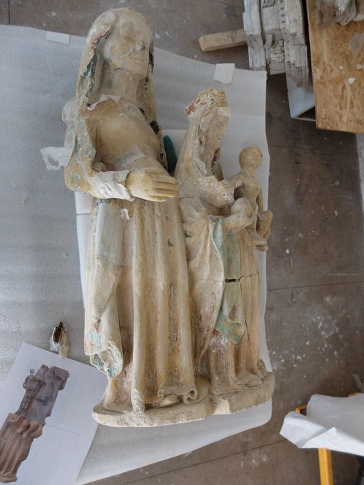 groupe sculpté : sainte Anne, la Vierge et l'Enfant