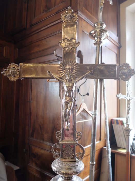 croix de procession, vue partielle