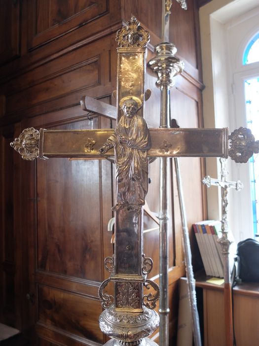 croix de procession, vue partielle