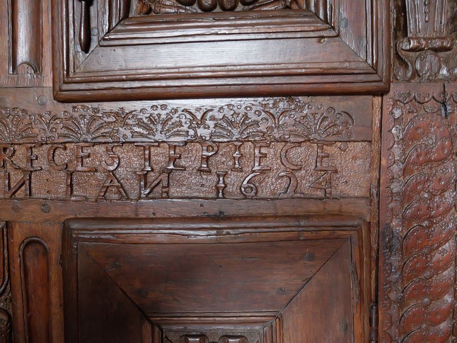 armoire à lin, détail - © Ministère de la Culture (France), Archives départementales des Côtes-d’Armor, Conservation des antiquités et des objets d’art – Tous droits réservés 