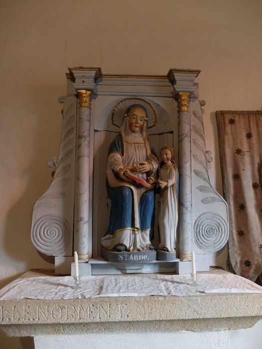 retable et groupe sculpté : Sainte Anne et la Vierge - © Ministère de la Culture (France), Archives départementales des Côtes-d’Armor, Conservation des antiquités et des objets d’art – Tous droits réservés 